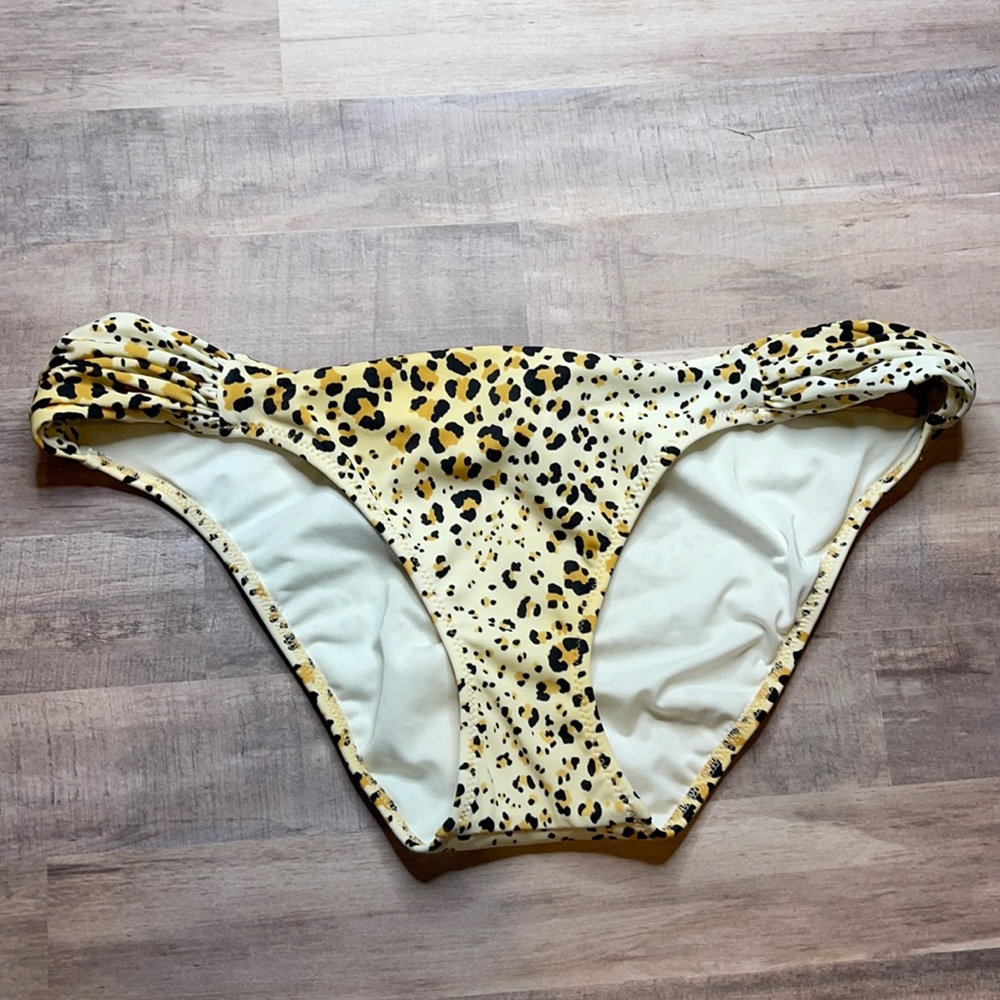 Victoria’s Secret Scrunch Side Bikini Bottom